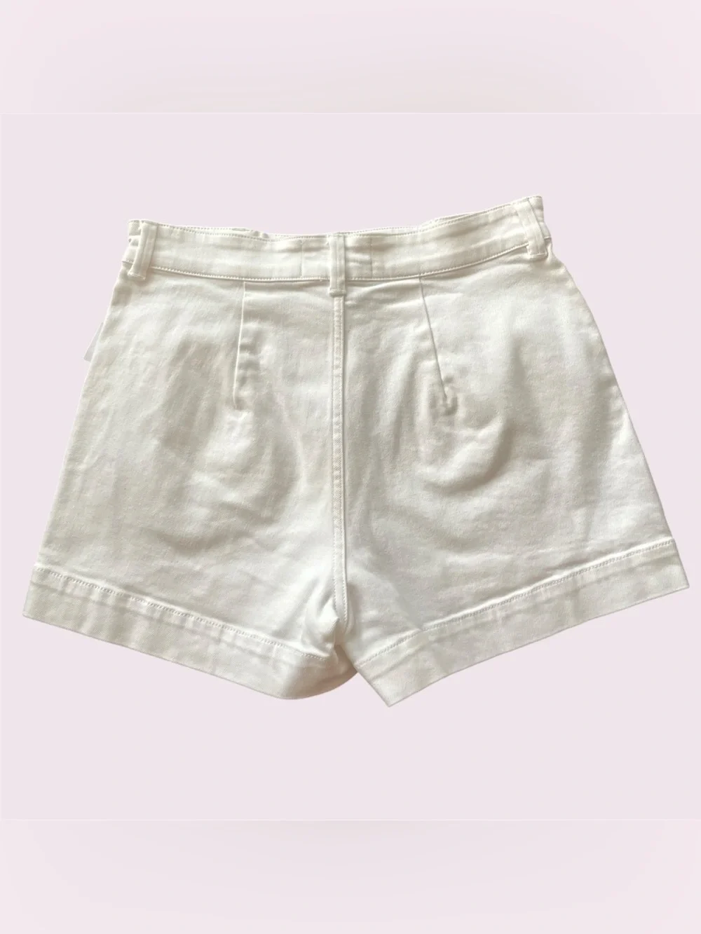 Everlane white square pockets shorts